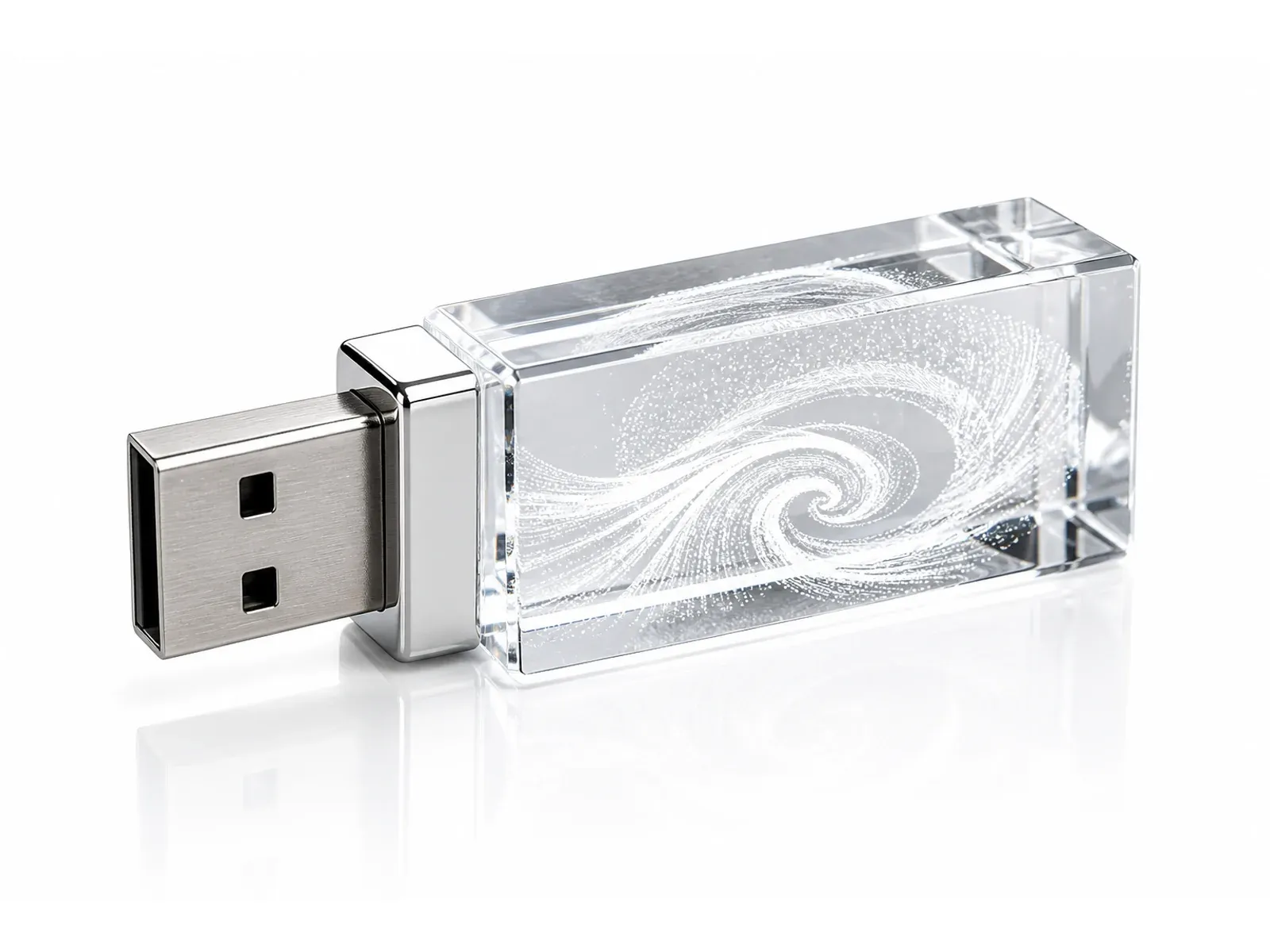 Pendrive de cristal transparente con grabado láser 3D y conector USB-A plateado